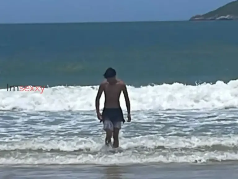 Kevin — 18 anos — Homem Alta — em Saco Grande, Florianópolis