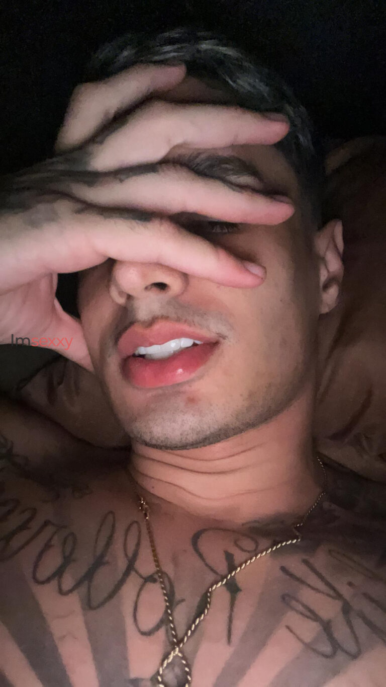 Nando — 26 anos — Homem Alta — em Centro, Palhoça SC