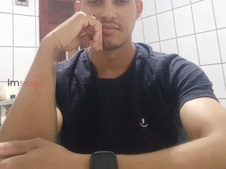 Léo Silva — 26 anos — Homem Loira — em São Bernardo do Campo