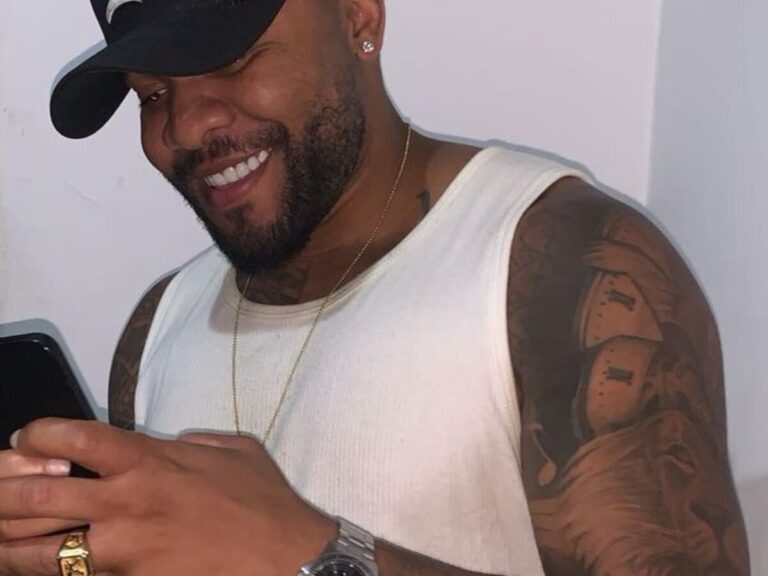 Moreno tatuado, 28 anos — Homem em Curitiba GO