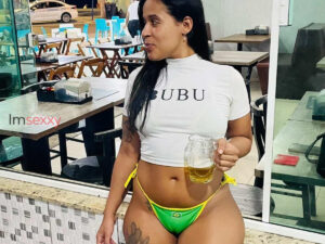 Nicole Rezende — 21 anos — acompanhante em Vargem Pequena, Florianópolis — foto de perfil